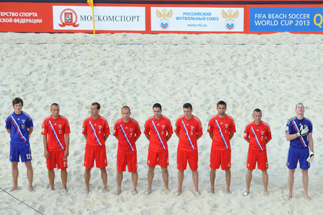 Après la triomphe à la Coupe du monde en 2011, l’équipe russe a remporté deux éditions (2011 et 2012) de la Coupe intercontinentale de beach soccer, deuxième compétition mondiale. Crédit : Ramil Sitdikov/RIA Novosti